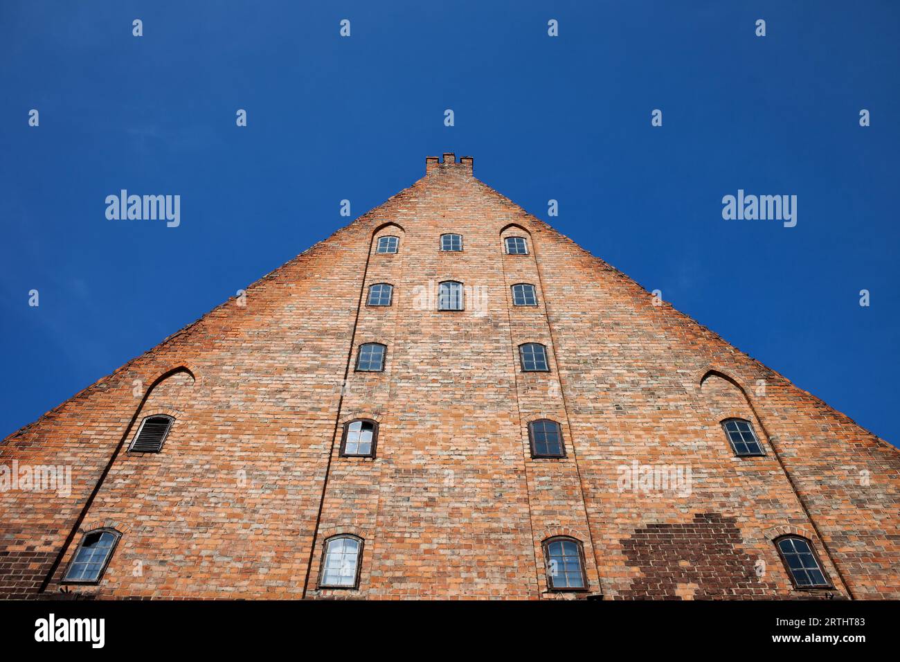 Triangle shape city hi-res stock photography and images - Alamy