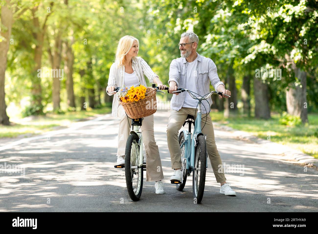 Date activities hi-res stock photography and images - Alamy