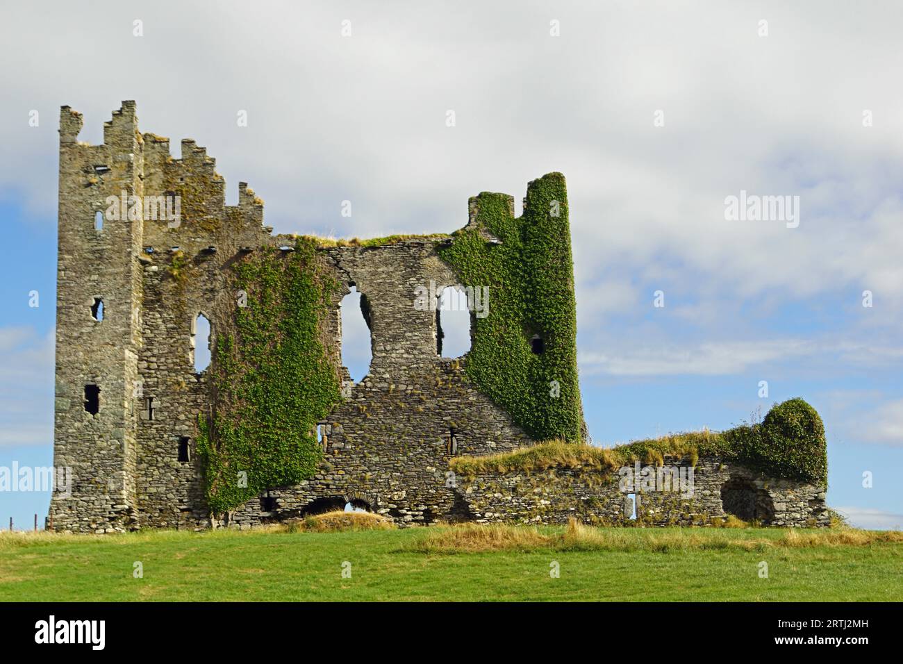 Ballycarbery Castle is a castle 3 miles from Cahersiveen, County Kerry, Ireland Stock Photo