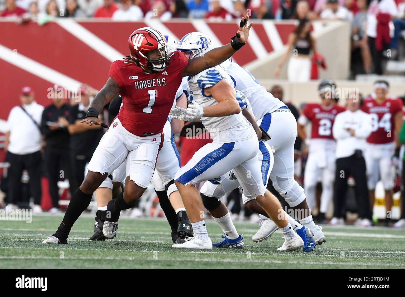 BLOOMINGTON, IN - SEPTEMBER 08: Indiana Hoosiers defensive lineman ...