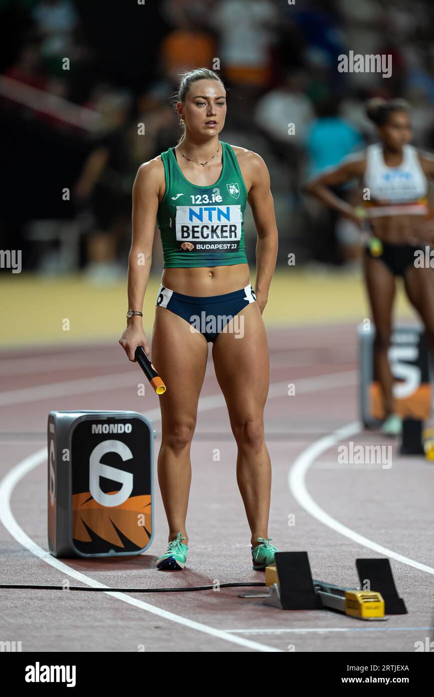 Sophie Becker participating in the 4X400 meters relay at the World