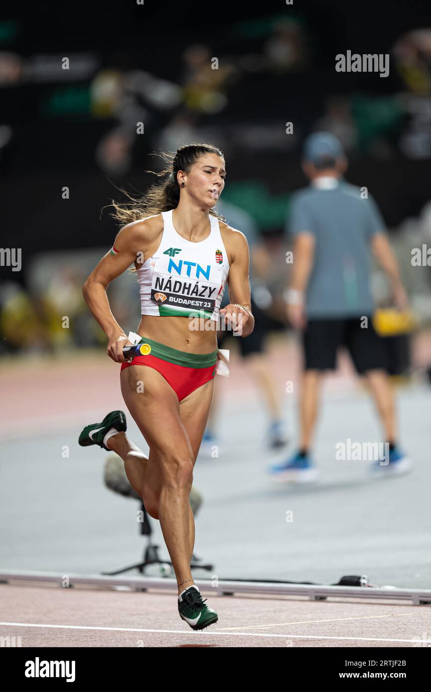 Evelin Nádházy participating in the 4X400 meters relay at the World