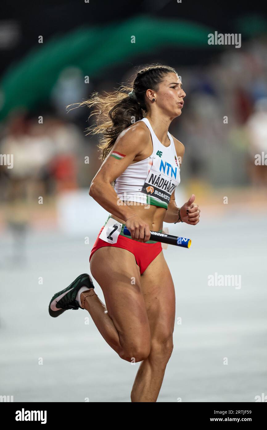 Evelin Nádházy participating in the 4X400 meters relay at the World
