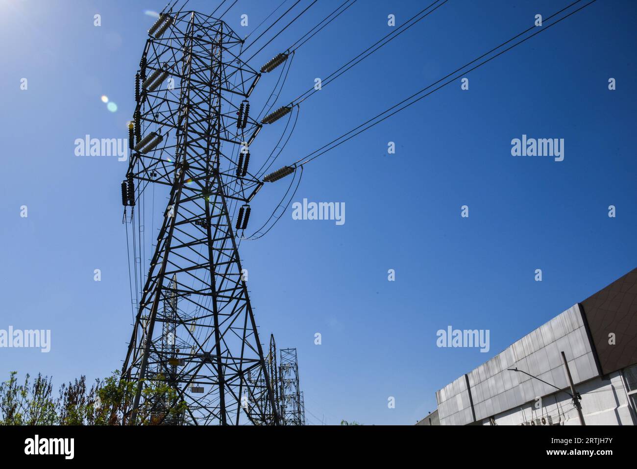 SÃO PAULO, SP - 13.09.2023: TORRE DE ENERGIA ELÉTRICA SP - Electricity tower in the north of São Paulo, this Wednesday (13). Inflation increased 0.23% in August, driven by the rise in electricity prices. (Photo: Roberto Casimiro/Fotoarena) Stock Photo