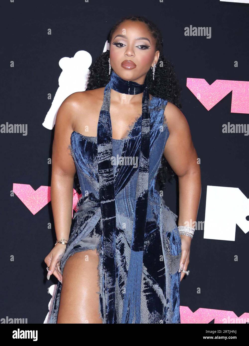 September 12, 2023, Newark, New York, USA: Singer CHLOE BAILEY seen on the  pink carpet at the 2023 MTV VMAâ€™s (Video Music Awards) held at the  Prudential Center. (Credit Image: © Nancy