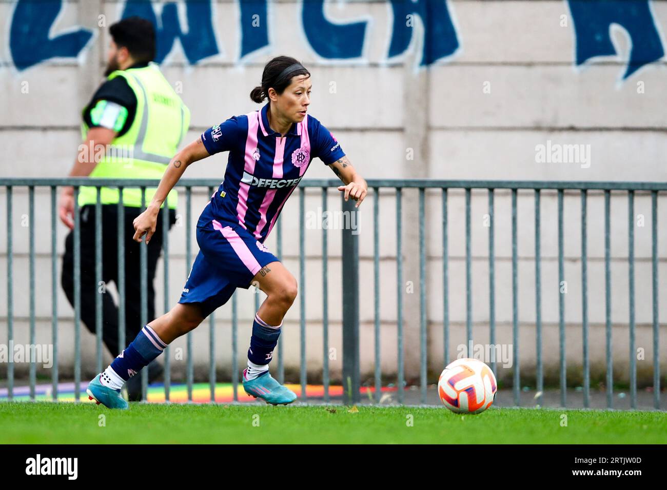 Lucy Monkman (14 Dulwich Hamlet) during the L&SERWFL game between Dulwich Hamlet and Ashford United at Champion Hill Stadium in London, UK Stock Photo