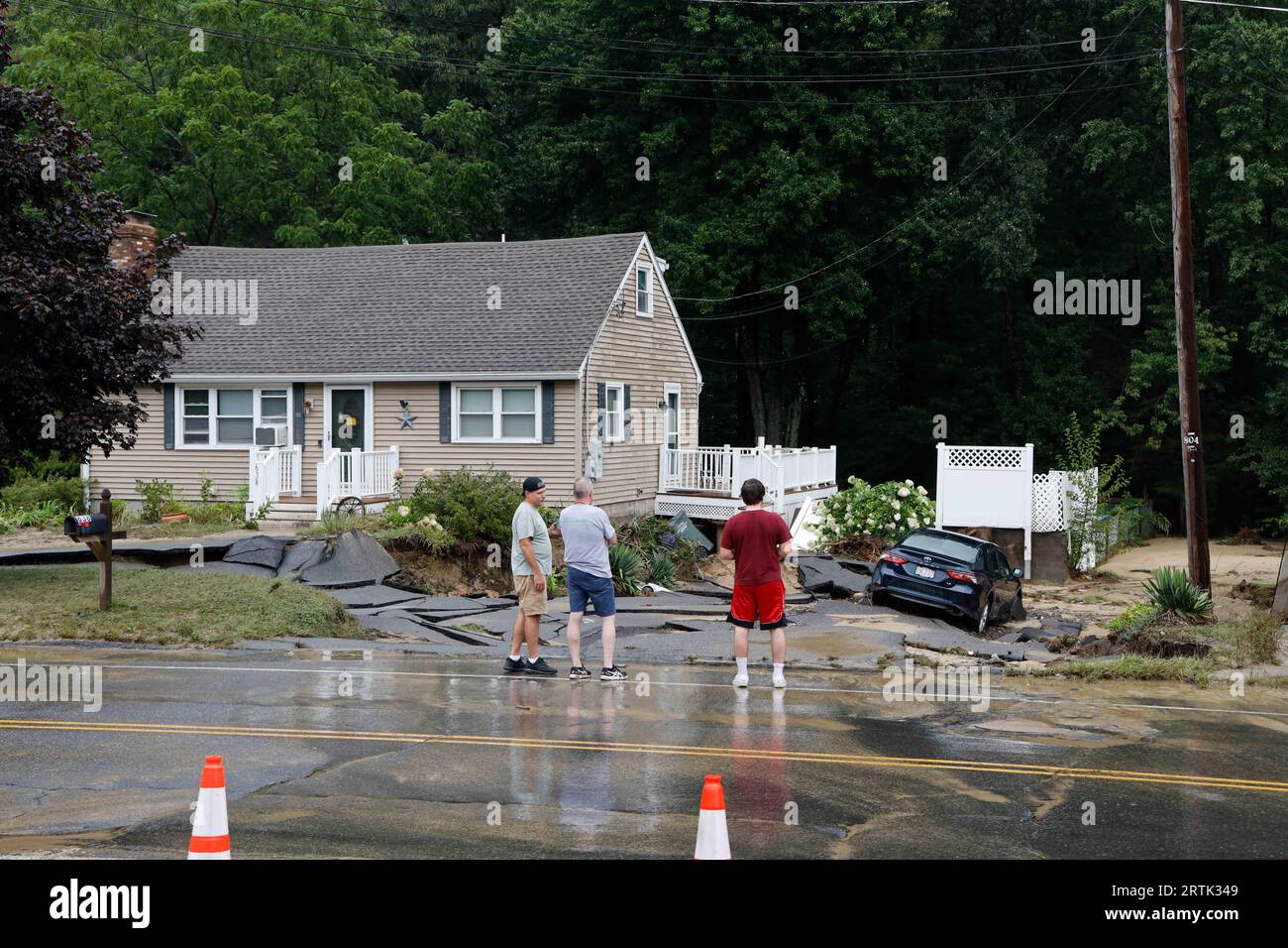 Leominster, MA, USA. 13th Sep, 2023. Two days after major flooding from 10 inches of rain residents clean up and assess the damage. (Credit Image: © Kenneth Martin/ZUMA Press Wire) EDITORIAL USAGE ONLY! Not for Commercial USAGE! Stock Photo