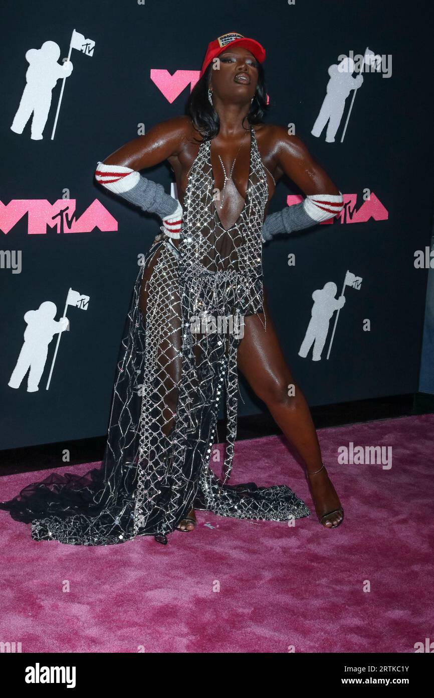 Doechii arrives on the pink carpet of the 2023 MTV Video Music Awards