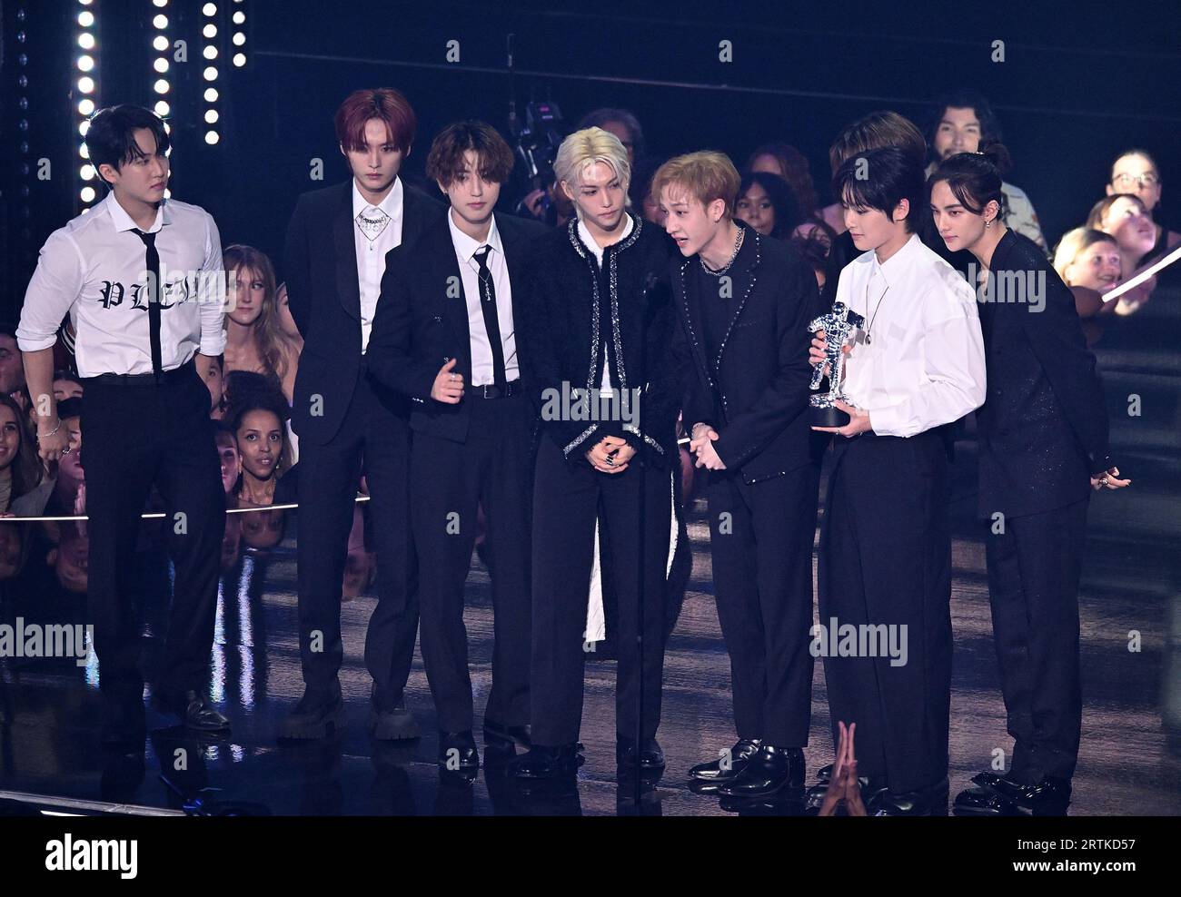 Newark, USA. 12th Sep, 2023. Lee Know, Han, Felix, Bang Chan, Seungmin, I.N and Hyunjin of Stray Kids accept the Best K-Pop award for 'S-Class' onstage presented by Dixie D'Amelio and Charli D'Amelio at the 2023 MTV Video Music Awards on September 12, 2023 in Newark, New Jersey. Photo: Jeremy Smith/imageSPACE Credit: Imagespace/Alamy Live News Stock Photo