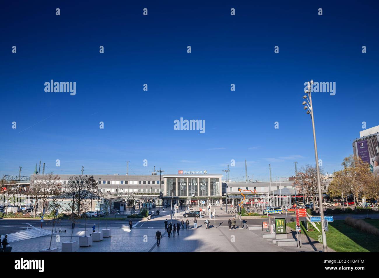 Dortmund hauptbahnhof hires stock photography and images Alamy
