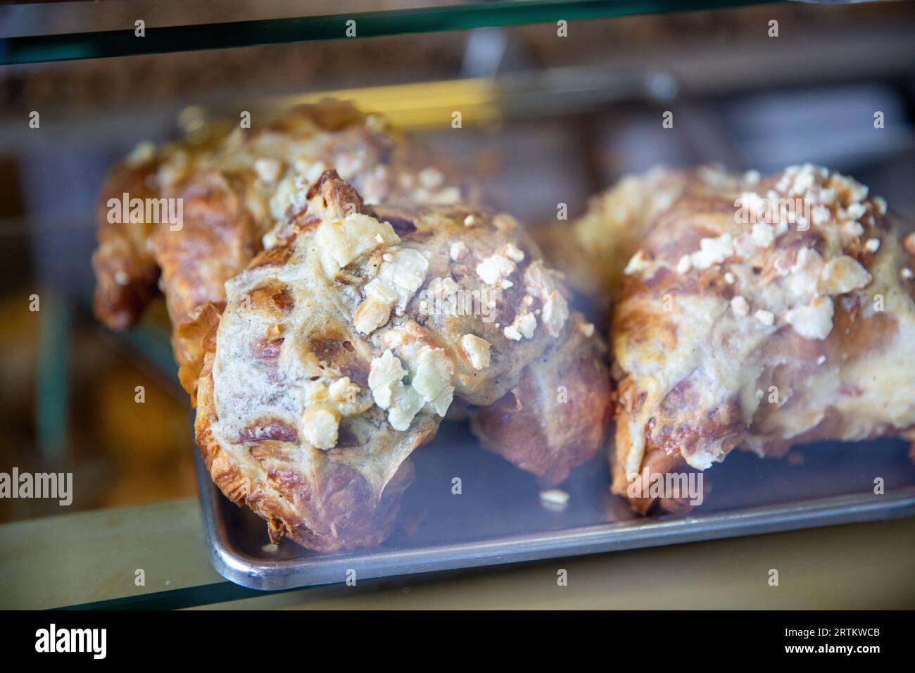 Almond Croissant Near Me – The Ultimate Guide to Flaky Delights
