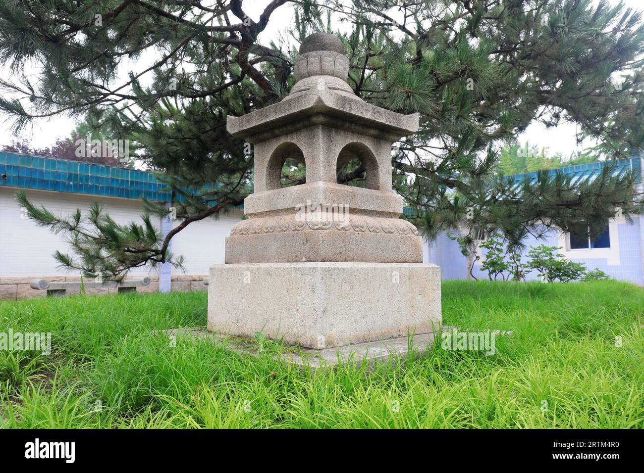 Classical chinese rock garden hi-res stock photography and