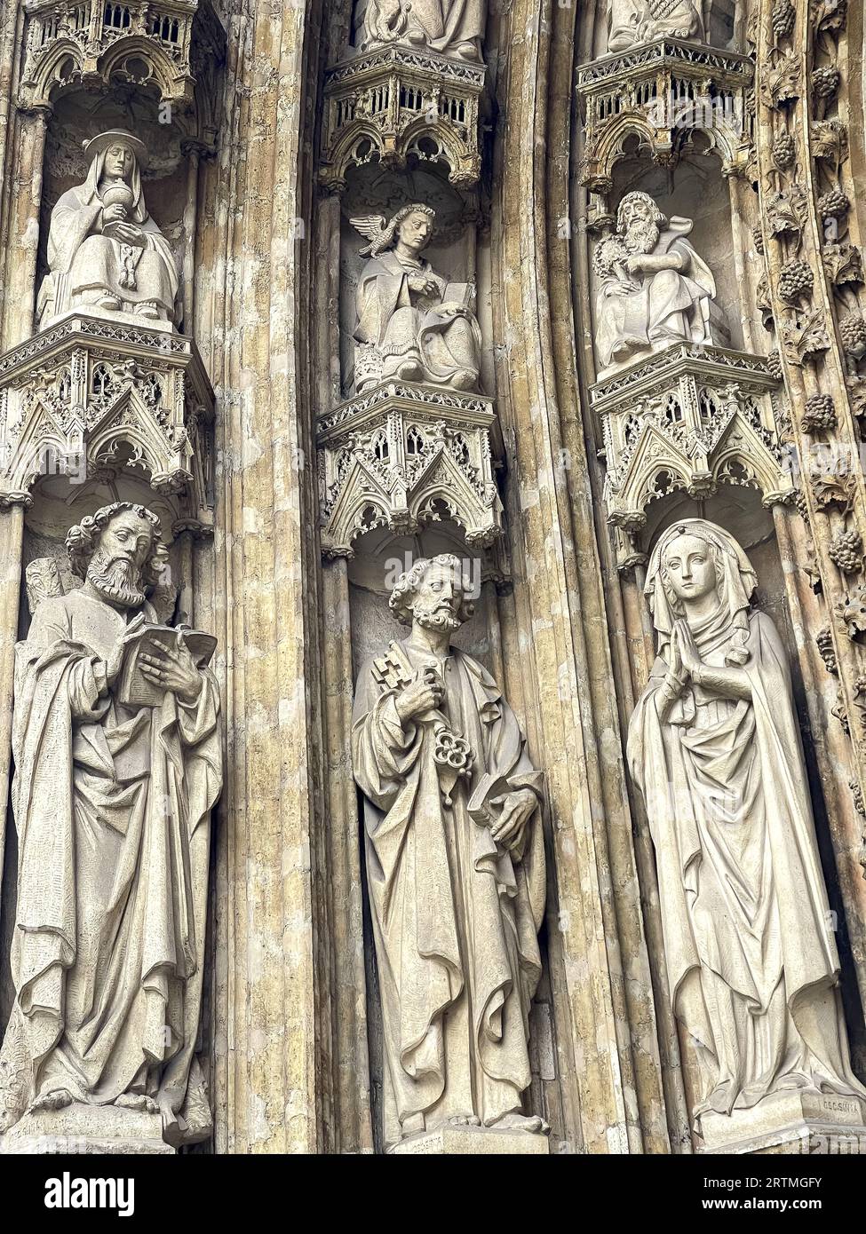 Statues outside Notre Dame du Sablon catholic church, Brussels, Belgium