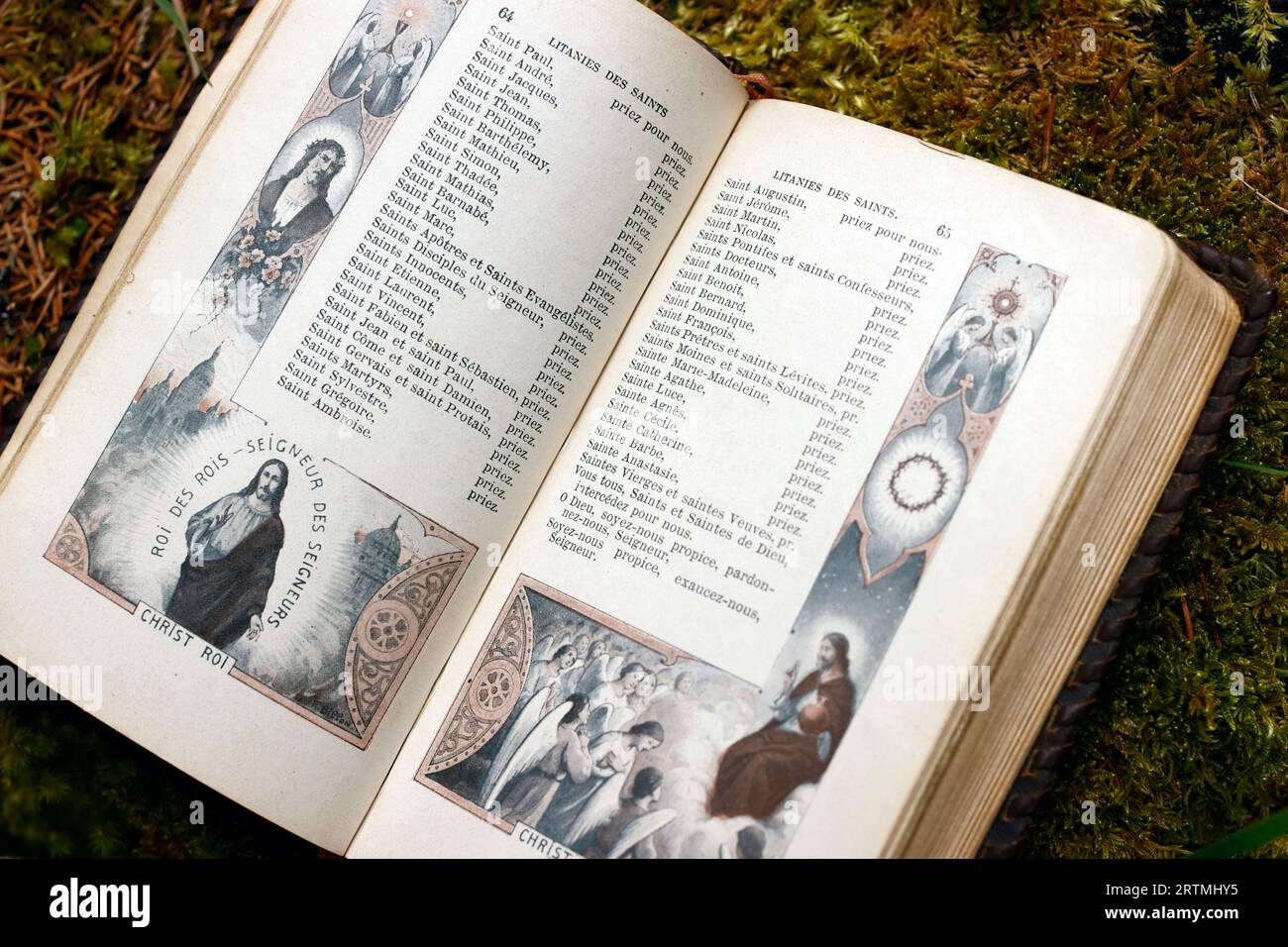 old French book open Stock Photo - Alamy