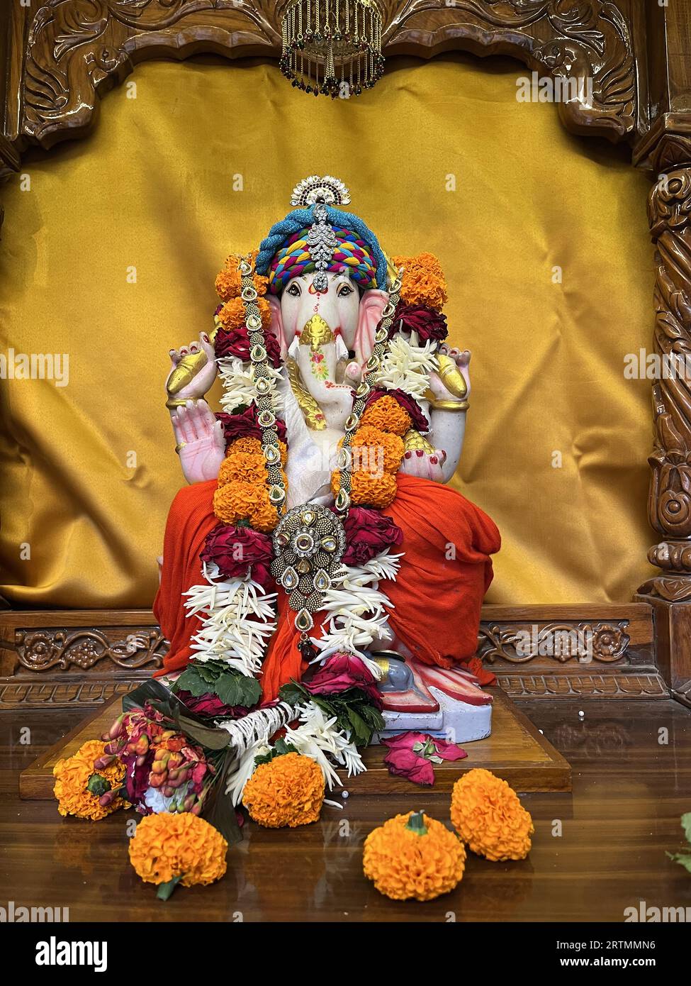 Hindu god Ganesh murthi (statue) in Govardhan Ecovillage, Maharashtra ...