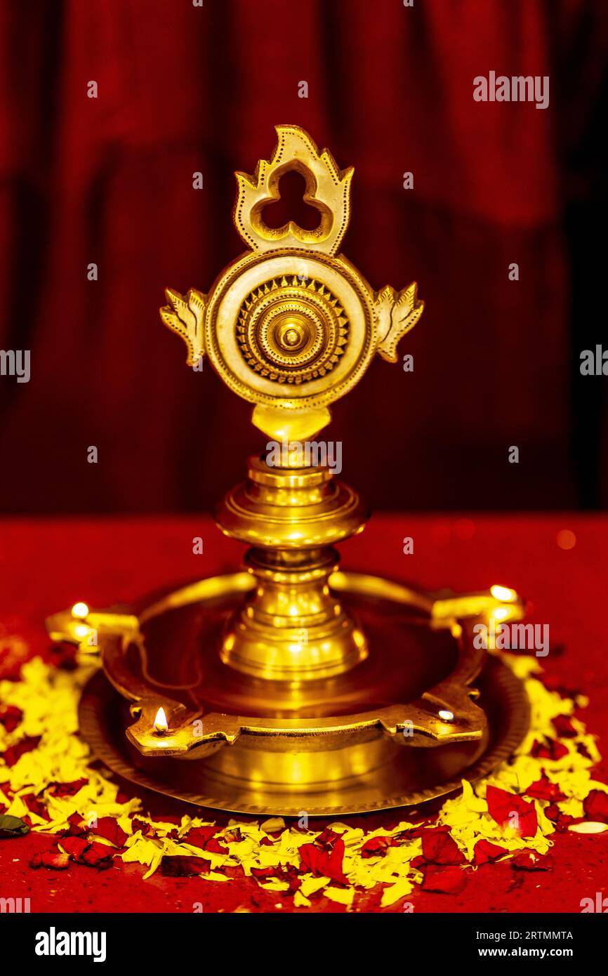 Shree Mukteshwar Devalaya temple, Juhu, Mumbai, India. Oil lamp Stock