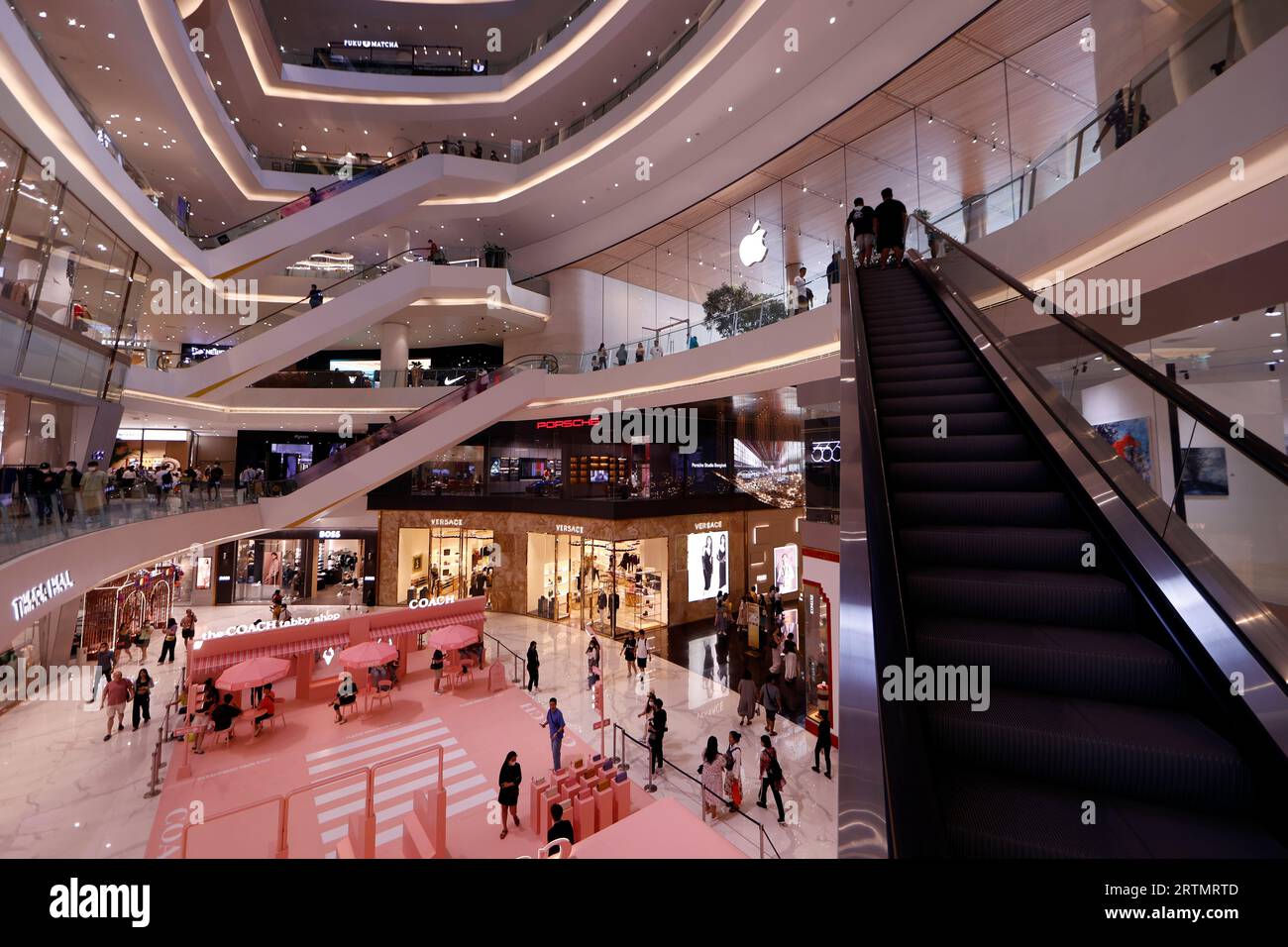 Icon Siam Plaza Shopping Mall Modern Building Structure Conceptual  Architecture – Stock Editorial Photo © tampatra@hotmail.com #231360080