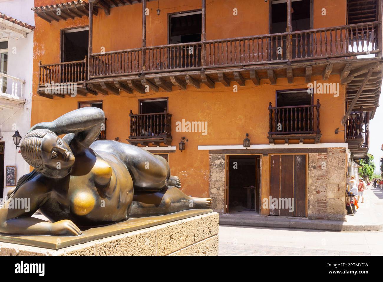 La Gorda Gertrudislies bronze statue by Fernando Botero at Plaza