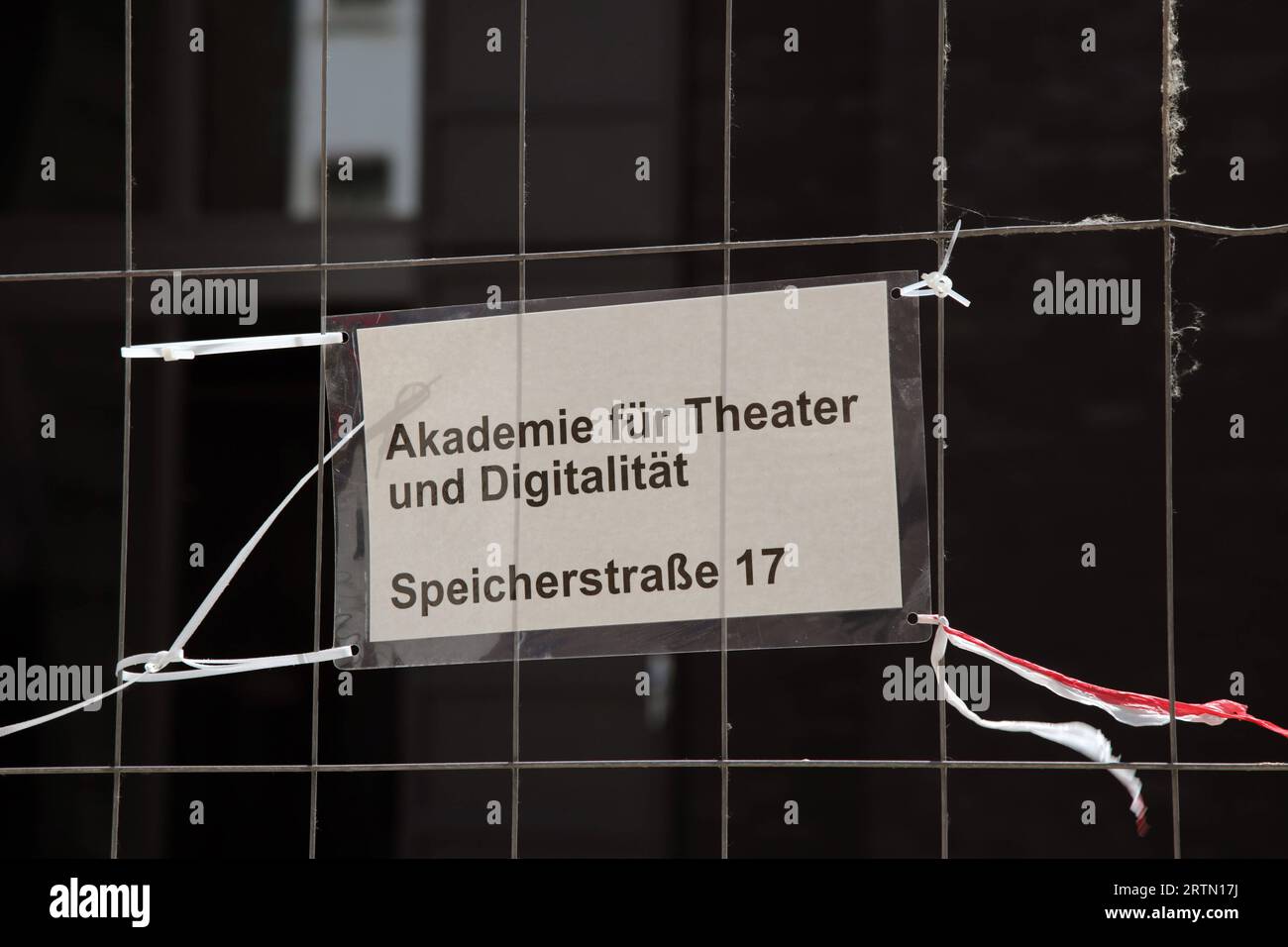 13.06. 2023 Dortmund, Vier Jahre nach der Gründung der sechsten Sparte des Theater Dortmund im Jahr 2019 zieht die Akademie für Theater und Digitalität mit Beginn der Spielzeit 2023/2024 in ein neues Gebäude im Hafen Dortmunds. Hier, im neuen Digitalquartier der Stadt, in dem sich Innovationen aus Wirtschaft, Kunst und Wissenschaft verbinden, entsteht mit der Akademie für Theater und Digitalität Raum für künstlerische Forschung an digitalen Technologien, Aus- und Weiterbildung sowie kulturpolitische Beratung für Institutionen und Künstler aus dem In- und Ausland. *** 13 06 2023 Dortmund, Four Stock Photo