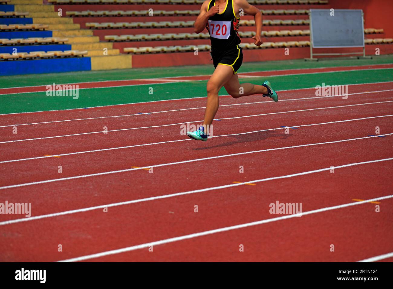 Runne legs of a long distance runne Stock Photo - Alamy