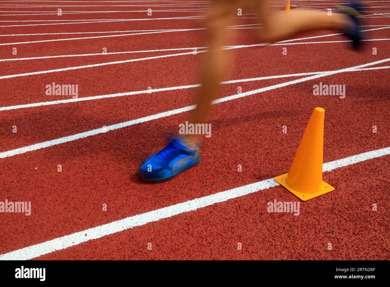 Runne legs of a long distance runne Stock Photo - Alamy