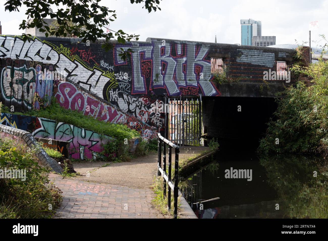 Fazeley Street Bridge, Digbeth Branch Canal, Birmingham, UK Stock Photo ...