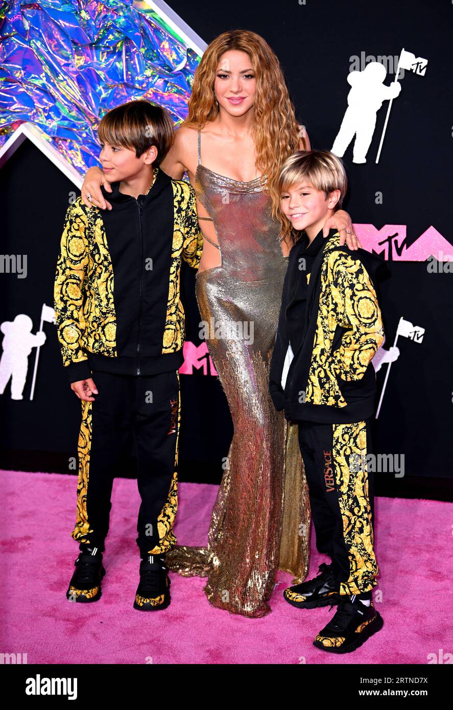 Shakira And Sons Milan And Sasha Attending The MTV Video Music Awards shakira-and-sons-milan-and-sasha-attending-the-mtv-video-music-awards