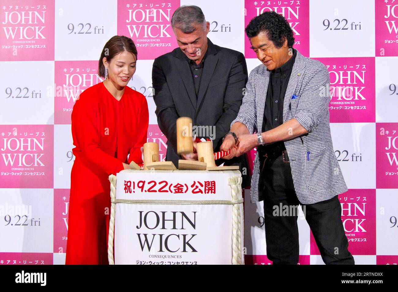 Uta Abe Chad Stahelski Und Hiroshi Fujioka Bei Der Premiere Des uta-abe-chad-stahelski-und-hiroshi-fujioka-bei-der-premiere-des