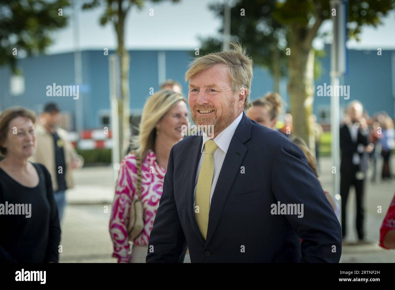 GRONINGEN - King Willem Alexander opens the building of elkz, a social development company of the municipality of Groningen that supports people in their first step towards work. ANP JILMER POSTMA netherlands out - belgium out Stock Photo