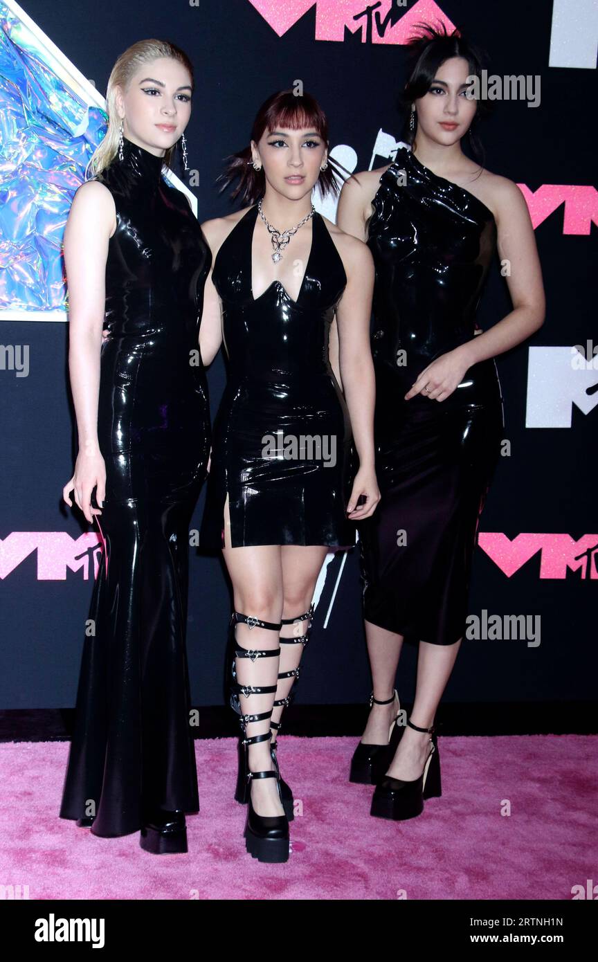 Daniela Villarreal Velez, Paulina Villarreal Velez und Alejandra