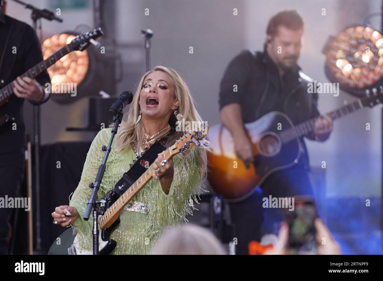 Chart topping hits hi-res stock photography and images - Alamy