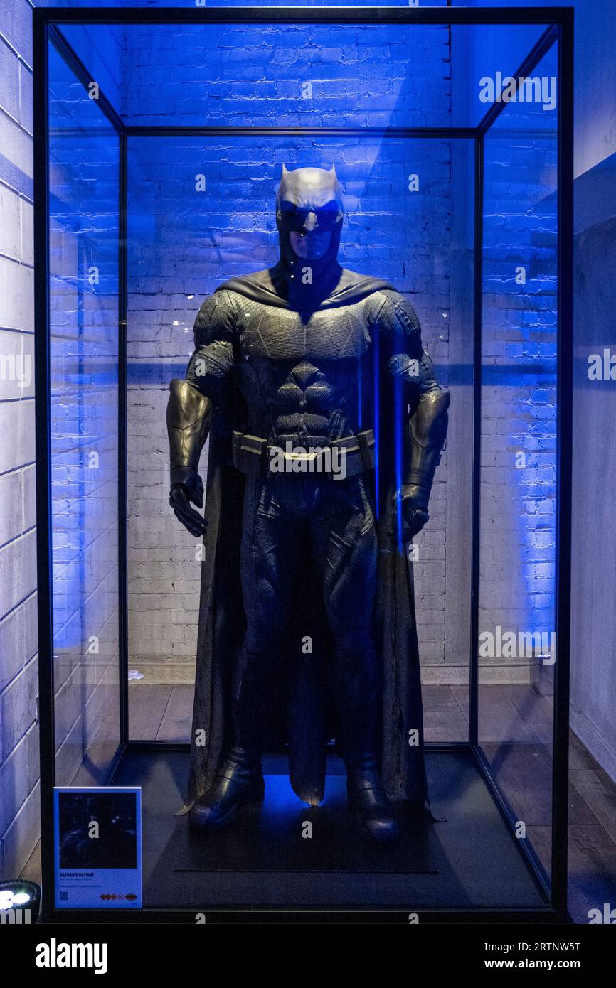 London, UK.  14 September 2023. Original movie Batman Batsuit, as worn by Ben Affleck, at the preview of Batman Unmasked at 180 Piccadilly.  Marking global Batman Day, The Caped Crusader’s legendary history is celebrated through rare comics from Batman’s beginnings, to his appearance in TV, movies, videogames and more.  The show is open to the public 15 to 17 September.  Credit: Stephen Chung / Alamy Live News Stock Photo