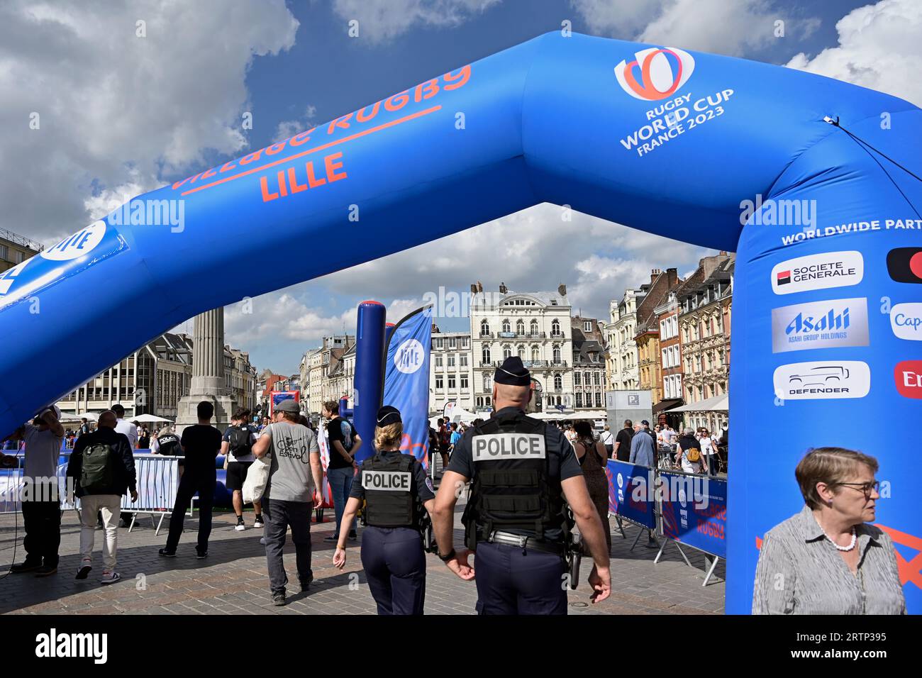 Lille, France. 14th Sep, 2023. Julien Mattia/Le Pictorium - France-Uruguay Rugby World Cup match - 14/9/2023 - France/Hauts de France/Lille - The Rugby village will be set up on the Grand'Place during the Rugby World Cup 2023 in Lille, on September 14, 2023. Credit: LE PICTORIUM/Alamy Live News Stock Photo