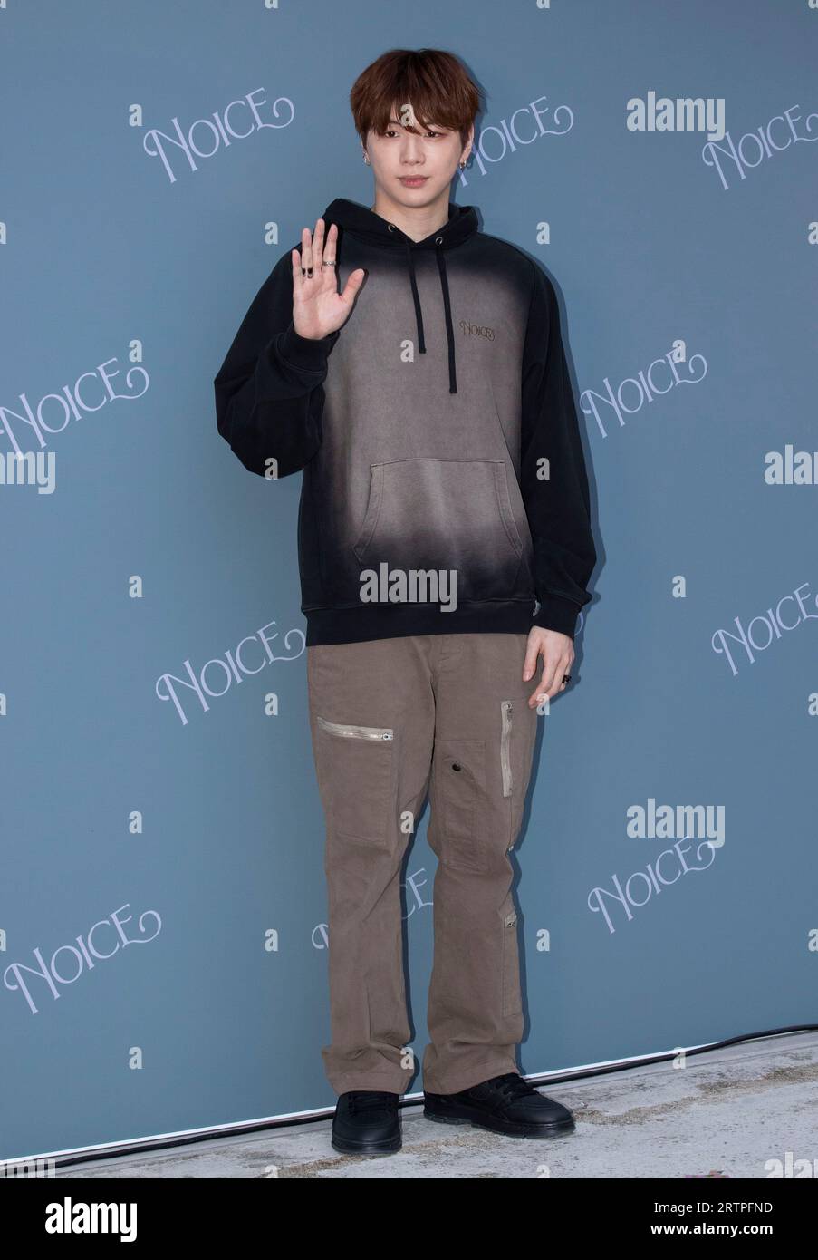 Amazon.co.jp: カン・ダニエル直筆サイン入り2Lサイズ写真Kang