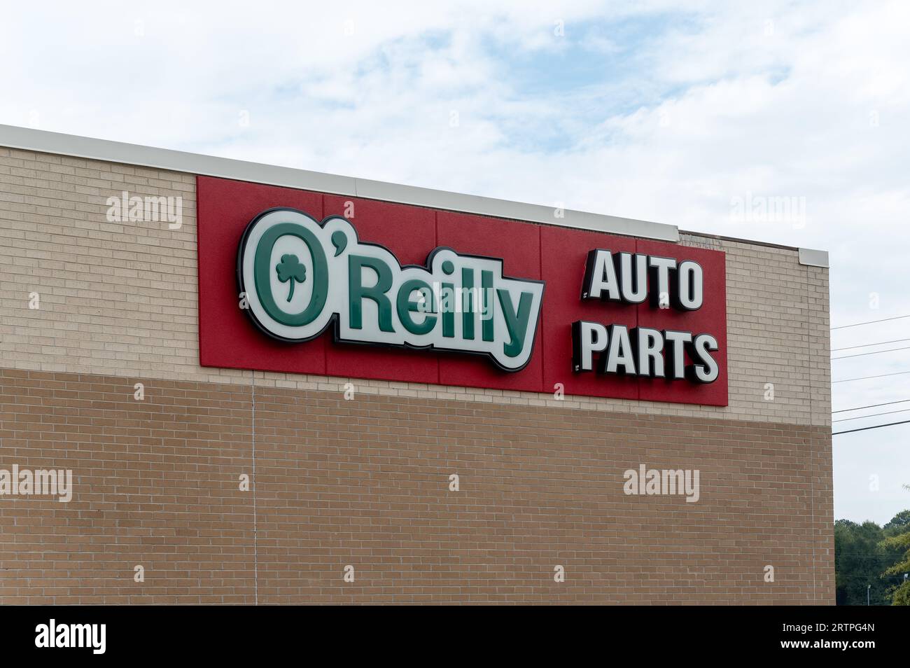 O'Reilly Auto Parts sign on the store building in Montgomery Alabama, USA. Stock Photo