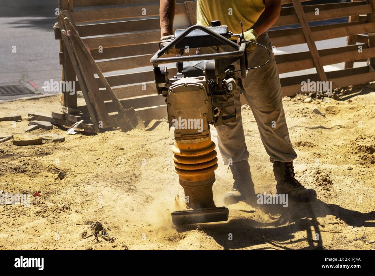 Tamping foundation hires stock photography and images Alamy