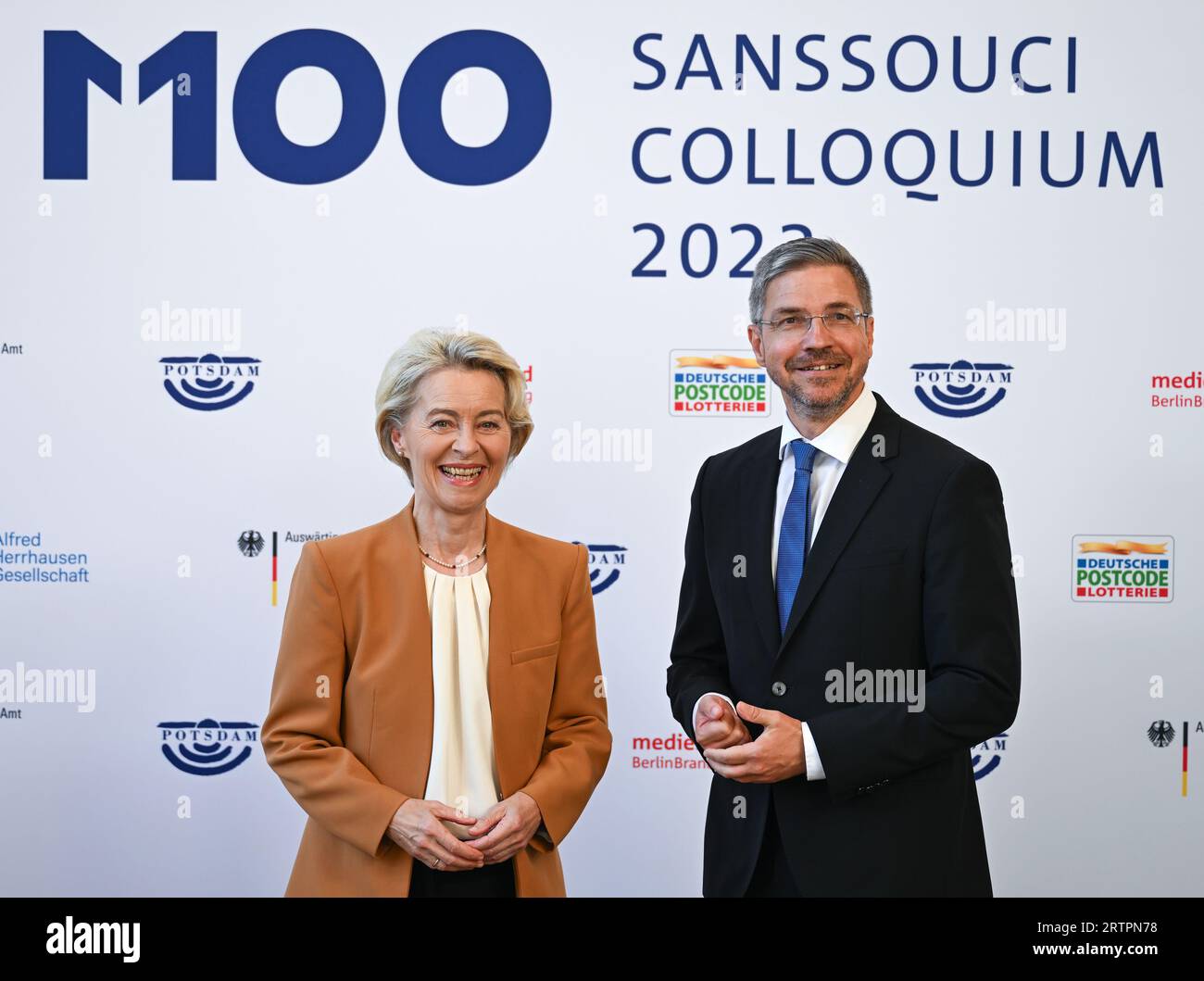 Potsdam, Germany. 14th Sep, 2023. Ursula von der Leyen (l), President of the European Commission, and Mike Schubert (r, SPD), Mayor of the City of Potsdam, arrive at the M100 Media Awards ceremony. The M100 Media Award has been presented since 2005 as part of the international media conference M100 Sanssouci Colloquium. Credit: Soeren Stache/dpa/Alamy Live News Stock Photo