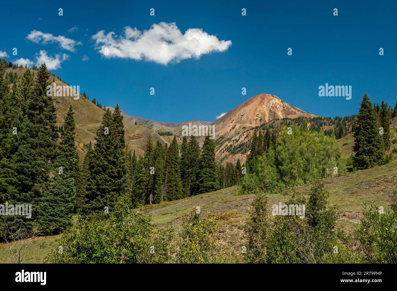 Cinnamon Mountain, in Colorado's Elk Mountains above the town of Crested Butte Stock Photo