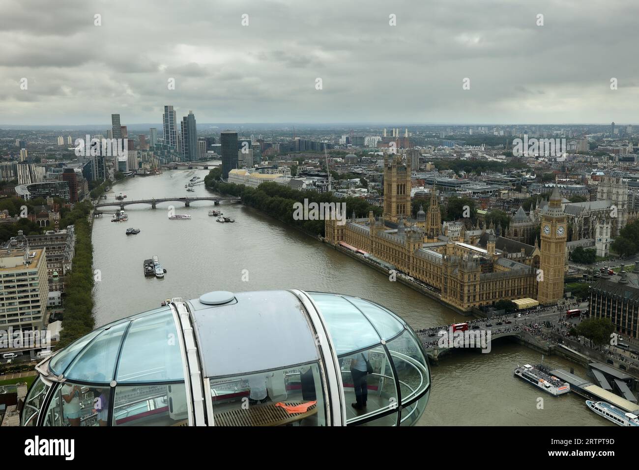 The River Thames and the Palace of Parliament seen from above from the eye of London. Stock Photo