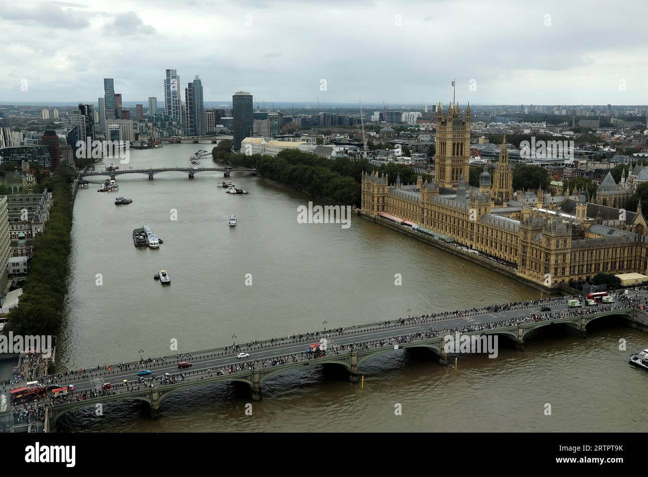 The River Thames and the Palace of Parliament seen from above from the eye of London. Stock Photo