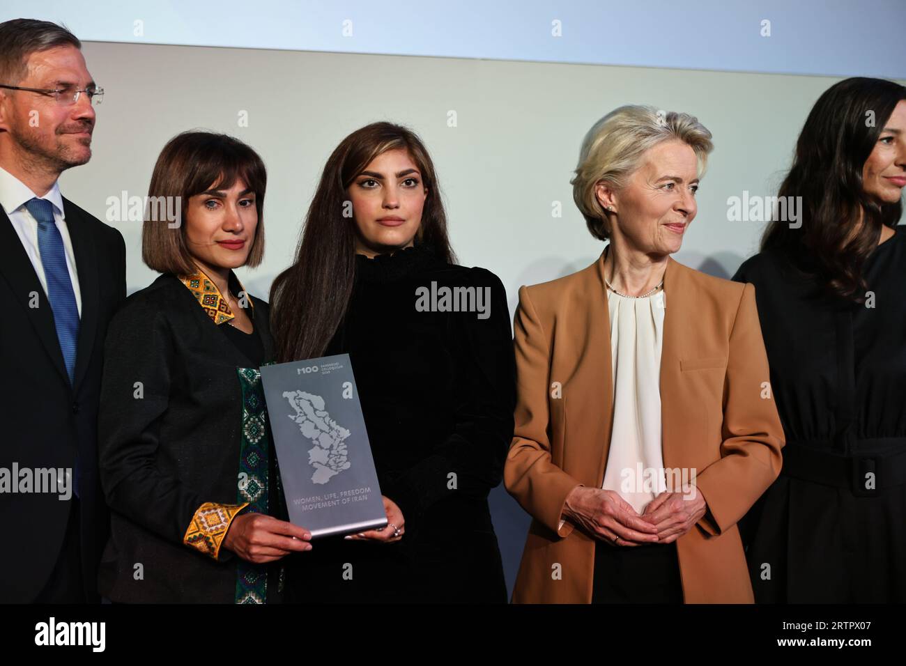 Potsdam, Germany, September 14, 2023, (l-r) Mike Schubert, Mersedeh Shahinkar, Shima Babaei, Ursula von der Leyen, on stage from the M100 Media Award to the Iranian “Women, Life, Freedom” movement in the Orangerie in Park Sanssouci. Sven Struck/Alamy Live News Stock Photo