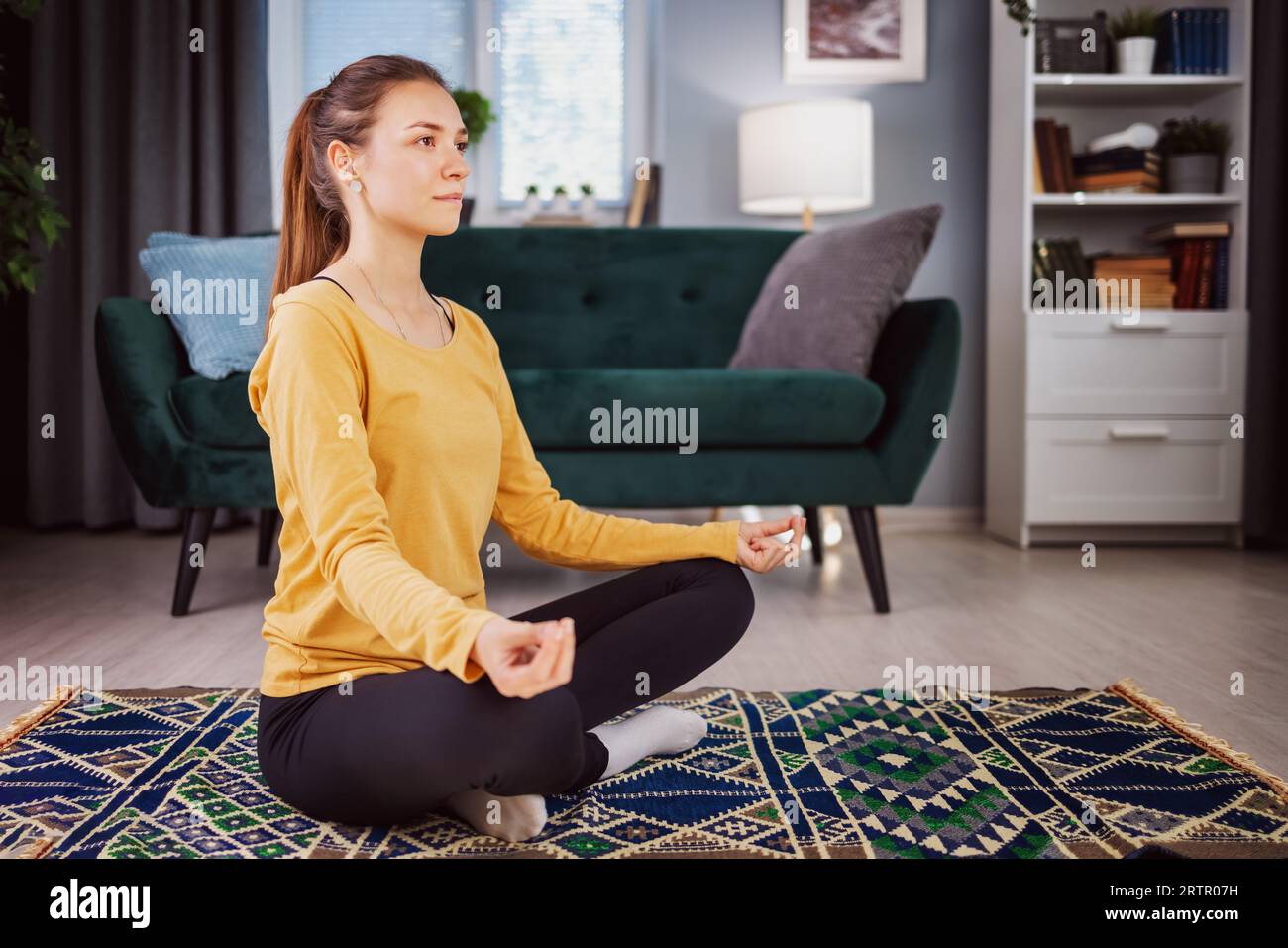 Yoga meditation lotus pose hi-res stock photography and images - Alamy