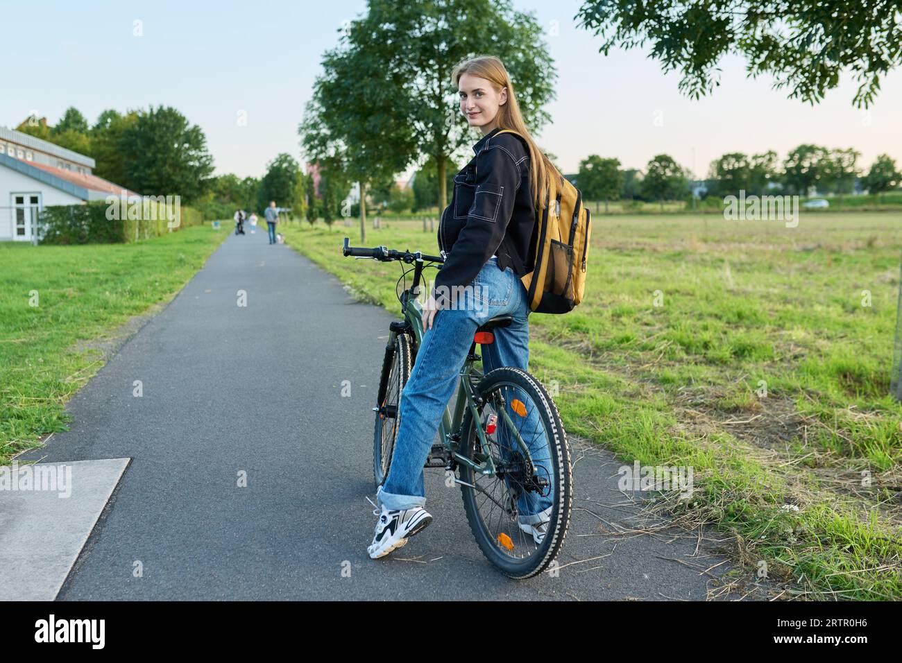 Bike backpack teen hi res stock photography and images Page 3 Alamy