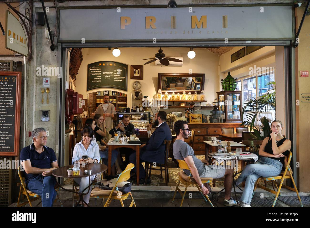 Primi cafe & coffee bar in the Balat district of Istanbul, Turkey Stock Photo
