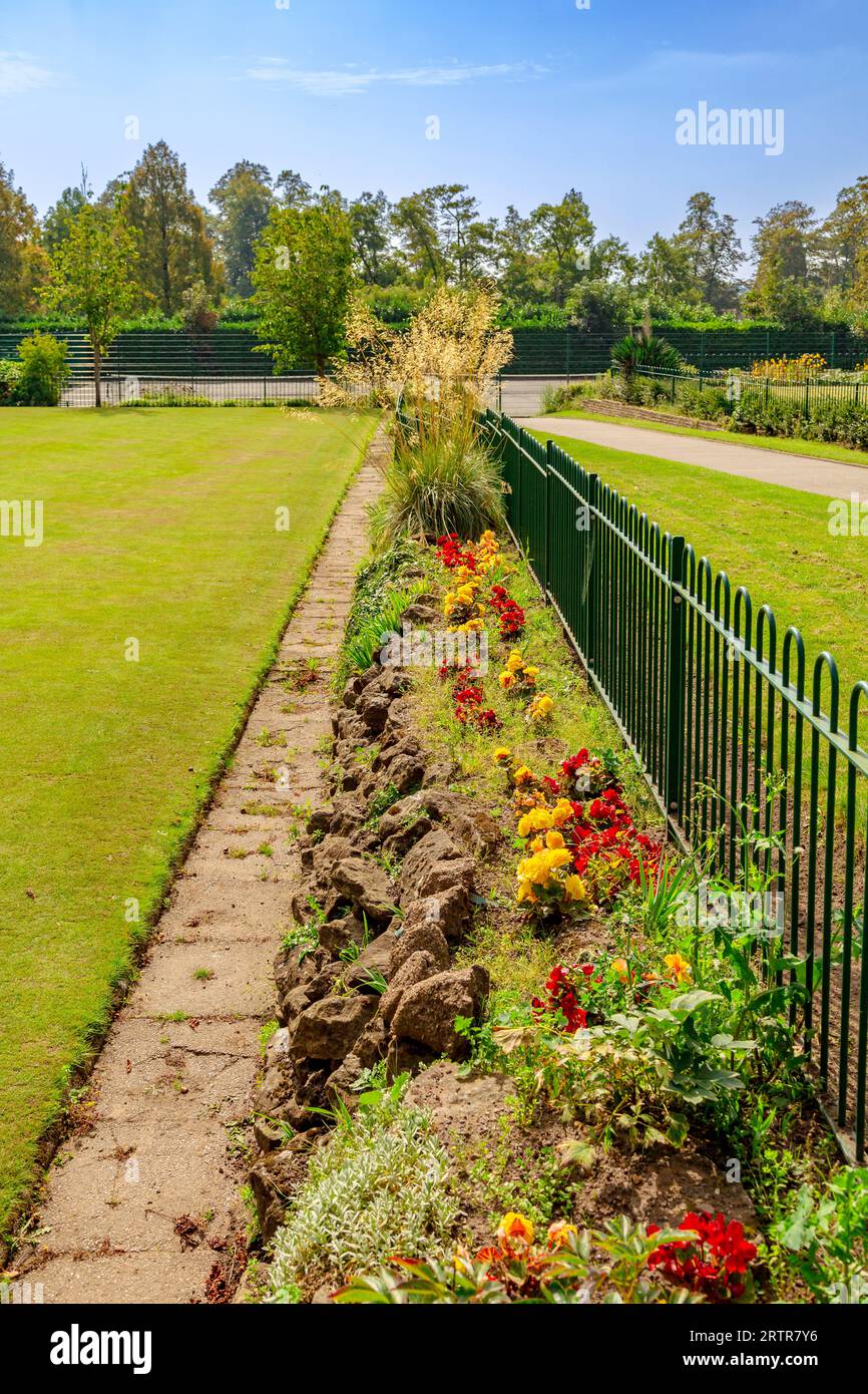 Beautiful scenic public park hi-res stock photography and images - Alamy