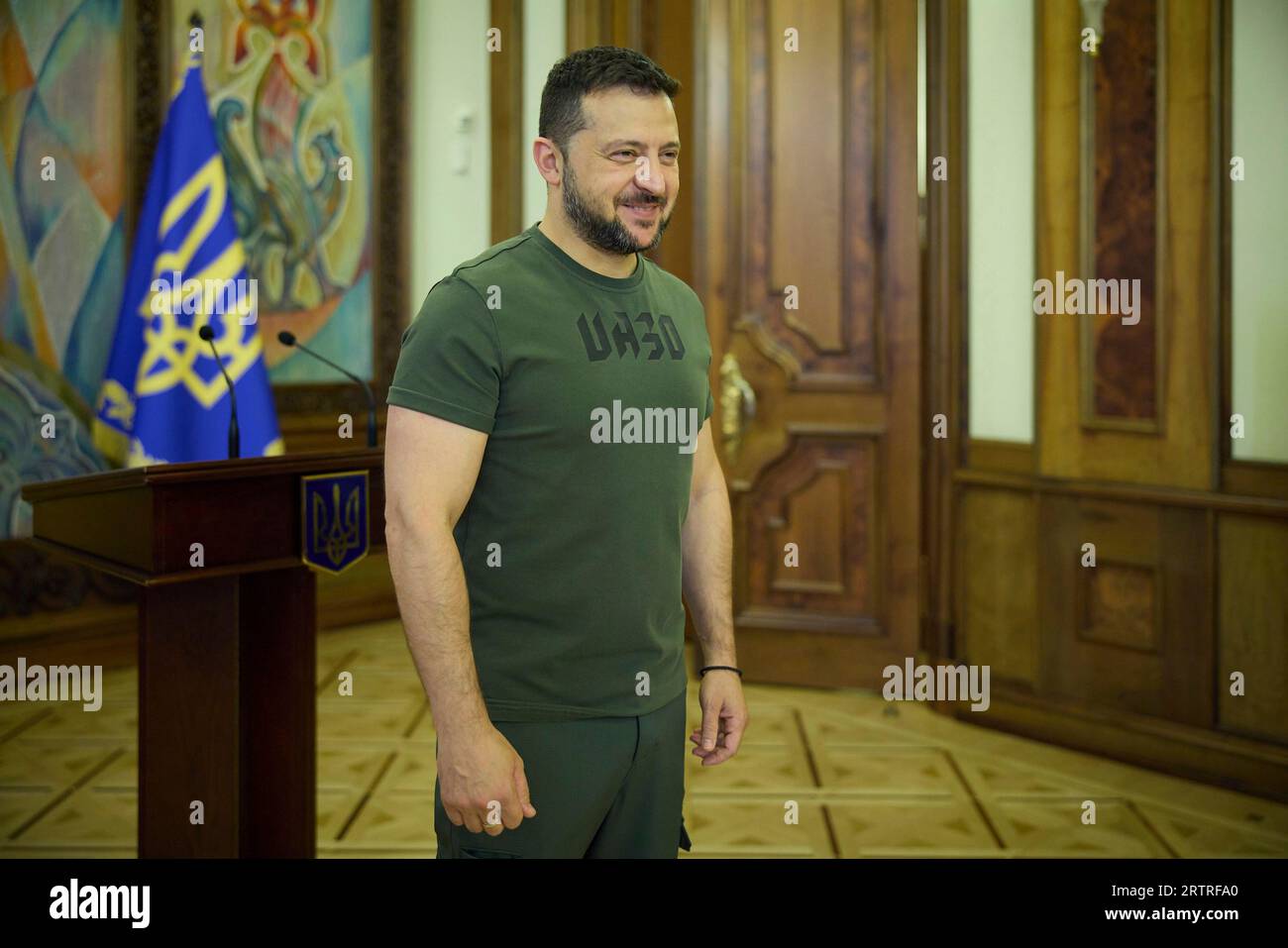 Kyiv, Ukraine. 14th Sep, 2023. Ukrainian President Volodymyr Zelenskyy smiles as he presents military awards during a ceremony for soldiers with the tank divisions to mark Day of Tank Forces, at the Mariinskyi Palace, September 14, 2023 in Kyiv, Ukraine. Credit: Ukraine Presidency/Ukrainian Presidential Press Office/Alamy Live News Stock Photo