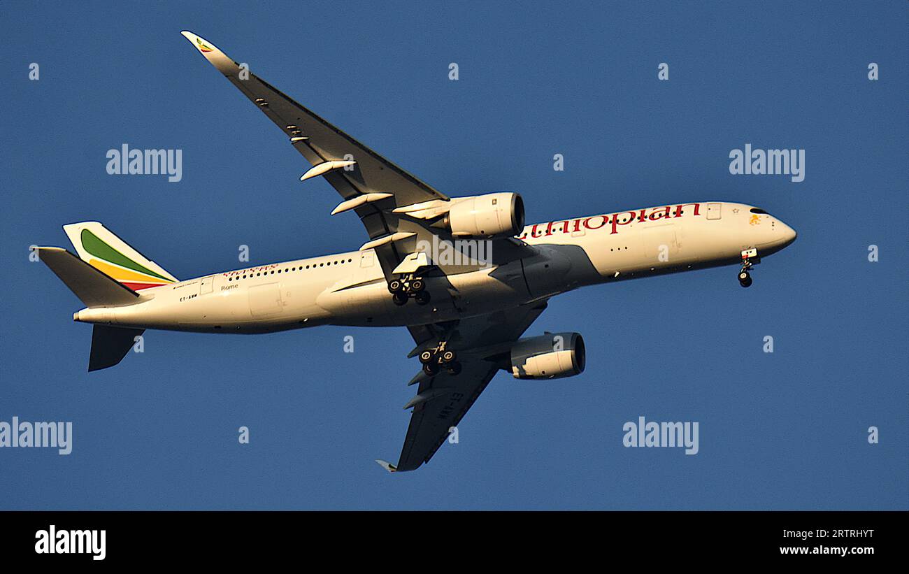 Ethiopian airlines business hi-res stock photography and images - Alamy