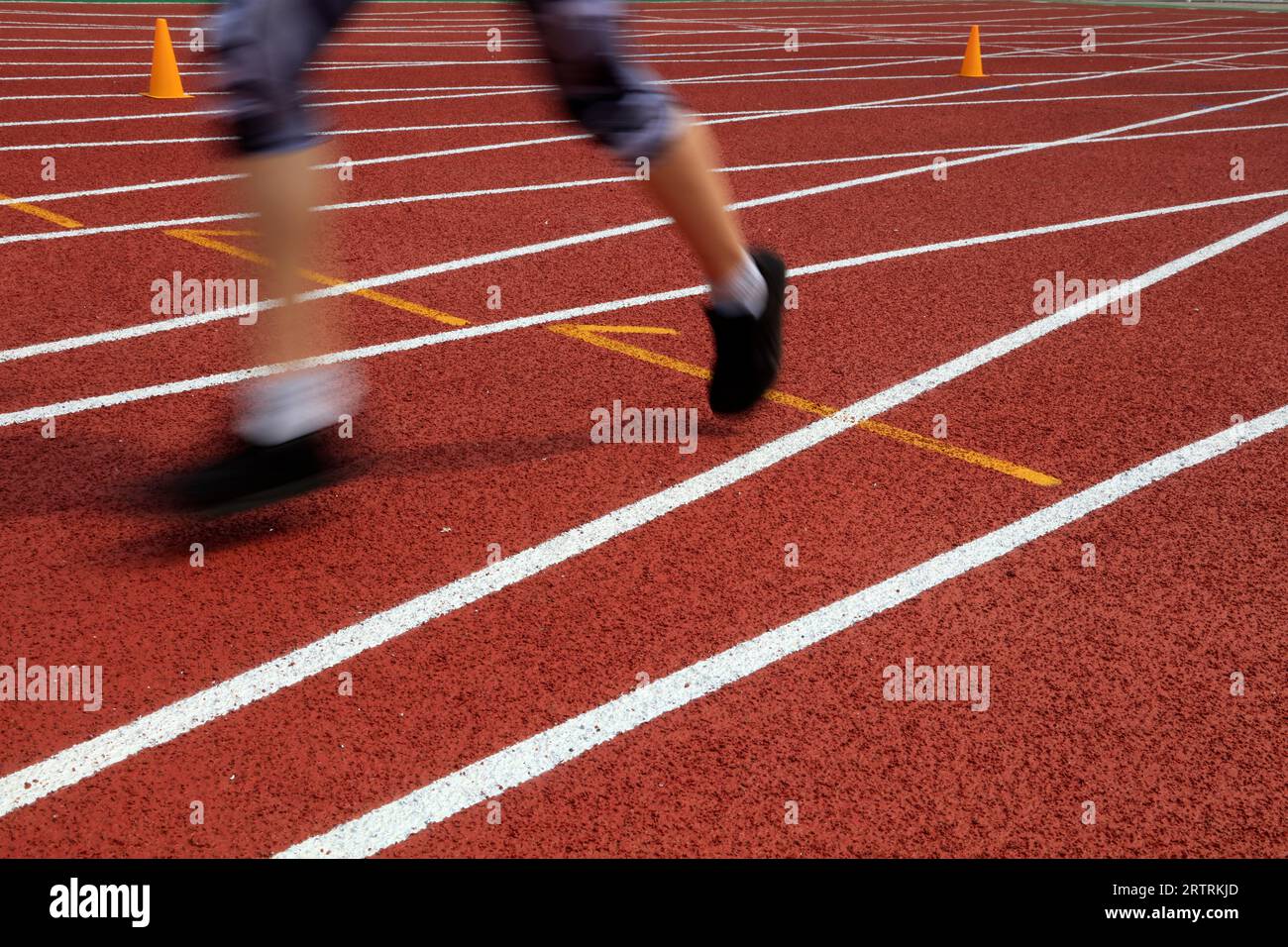 Runne legs of a long distance runne Stock Photo - Alamy