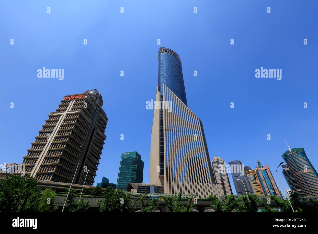 Lujiazui park in center shanghai hi-res stock photography and images ...