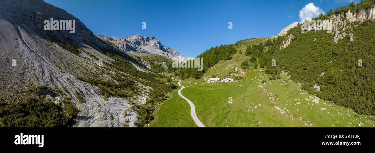 Aerial view of cabin hi-res stock photography and images - Alamy